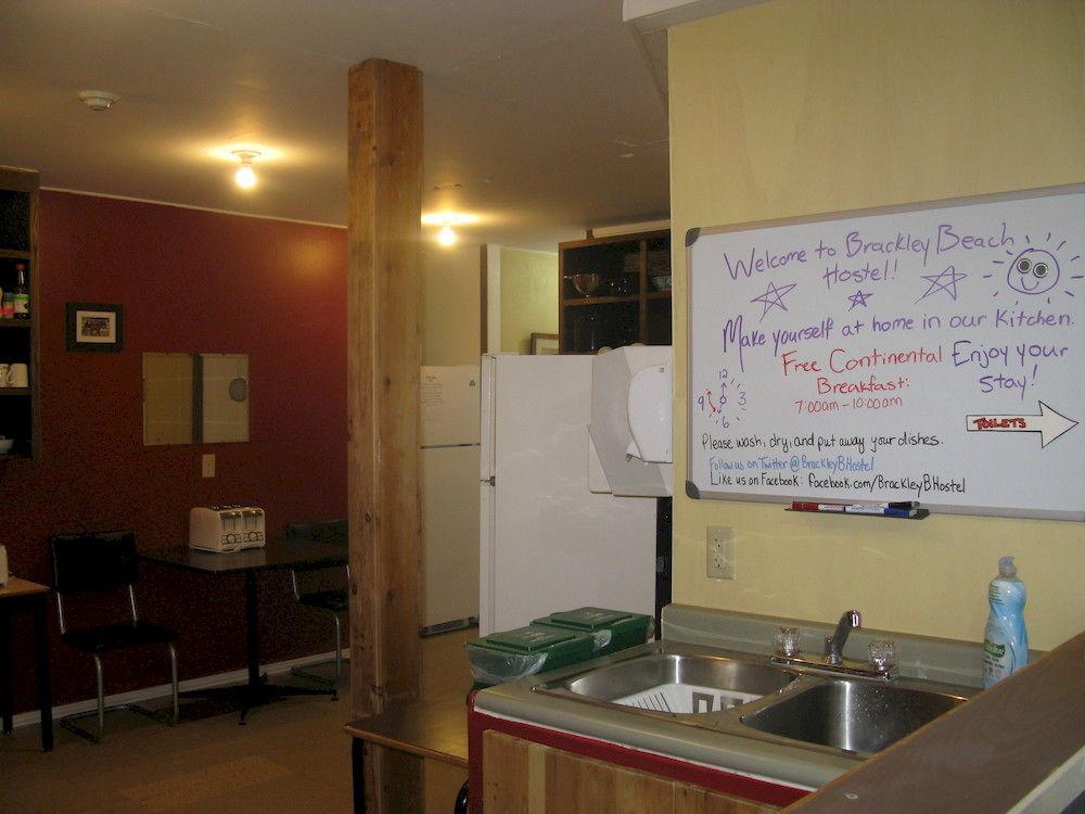 Brackley Beach Hostel Ngoại thất bức ảnh